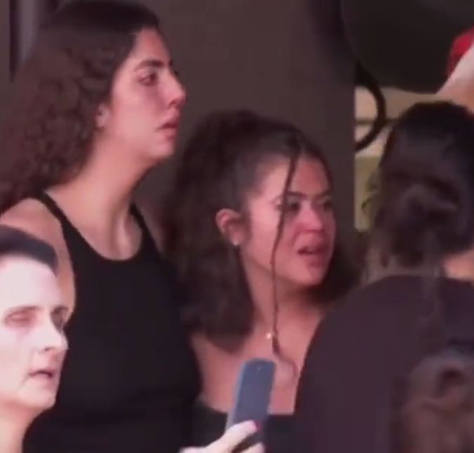 Incêndio atinge apartamento em que Maisa Silva estava, em Recife A artista foi vista chorando em frente ao prédio