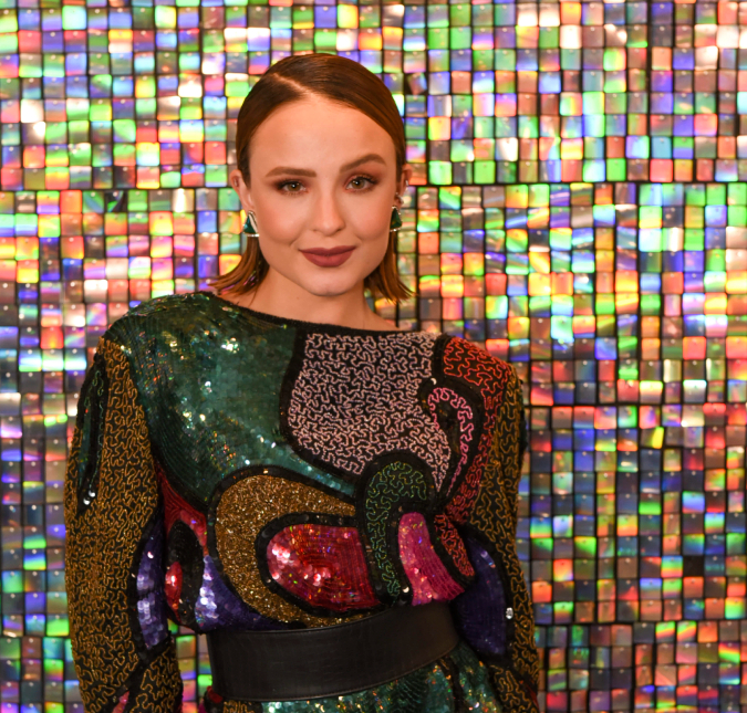 Por meio de uma carta, pais de Larissa Manoela esclarecem polêmicas sobre casa de Orlando: <I>Foi vendida em comum acordo com ela</i>