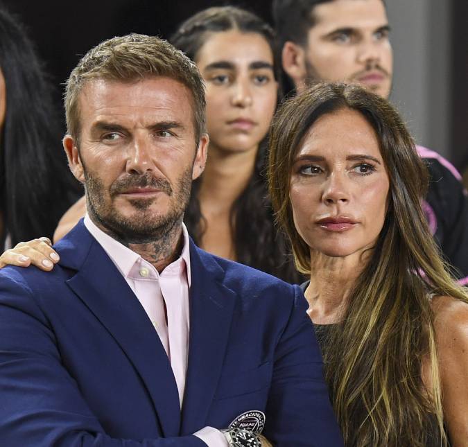 Victoria e David Beckham fogem com filha de restaurante após briga feia