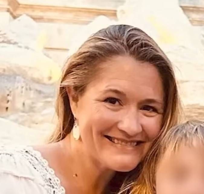 Presidente da editora dos livros Harry Potter morre após acidente trágico no mar Adrienne Vaughan caiu na água após sua lancha colidir contra um veleiro e foi atingida pela hélice da lancha