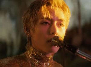 Veio aí! V, do <i>BTS</i>, lança primeiro videoclipe solo, <i>Love Me Again</i>