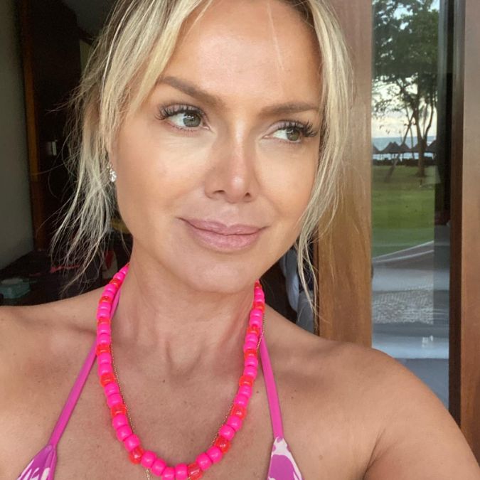 Confira um verdadeiro colírio de Eliana e conheça um pouco mais sobre a apresentadora