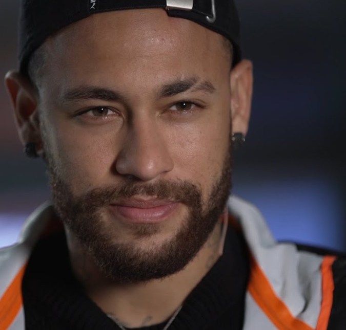 Neymar Jr. é criticado por internautas após elogiar clipe sensual de cantora Há cerca de dois meses, o jogador de futebol fez uma publicação um tanto quanto sugestiva nas redes sociais