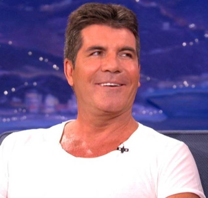 Aparência de Simon Cowell volta a chamar atenção do público após procedimento estético