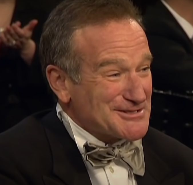 Filho de Robin Williams homenageia o pai no aniversário de morte do ator: Esses dias são sempre difíceis O comediante morreu em 2014, aos 63 anos de idade