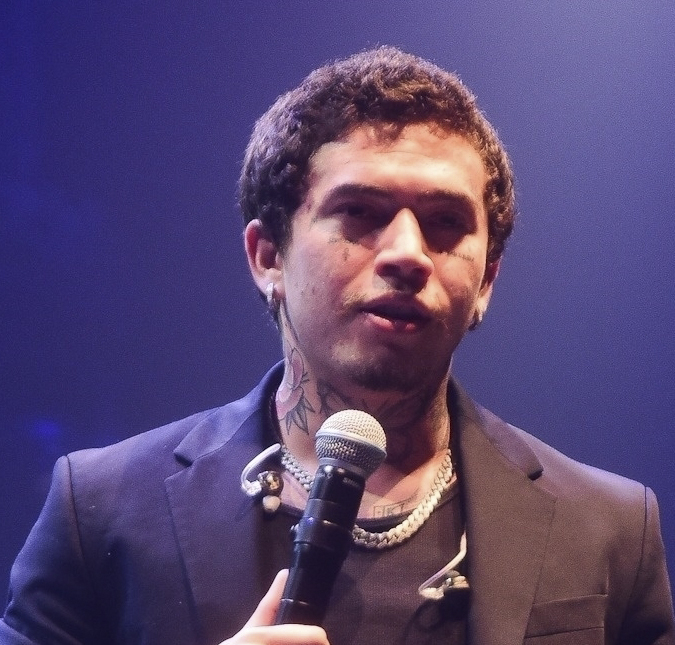 Whindersson Nunes manda recado para Zé Vaqueiro e Ingra Soares, que estão com o filho na UTI