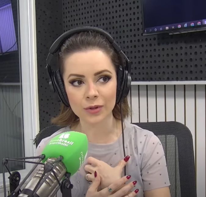 Sandy revela o que Xororó fazia com fortuna que ela ganhou com Junior Lima A cantora ainda contou como foi quando comecei a gerir o próprio patrimônio