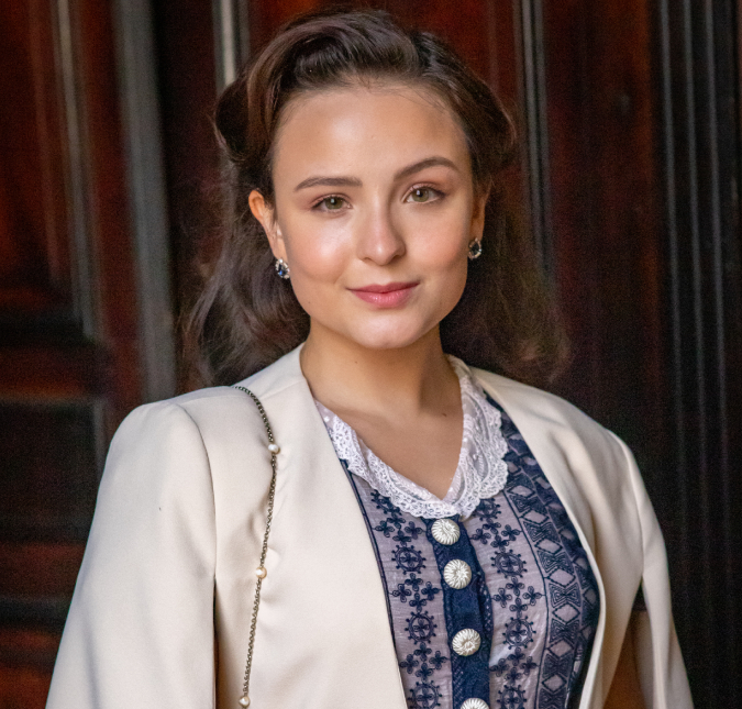 Após ter cinco milhões de reais retirado de sua conta, Larissa Manoela vai voltar a expor os pais em entrevista