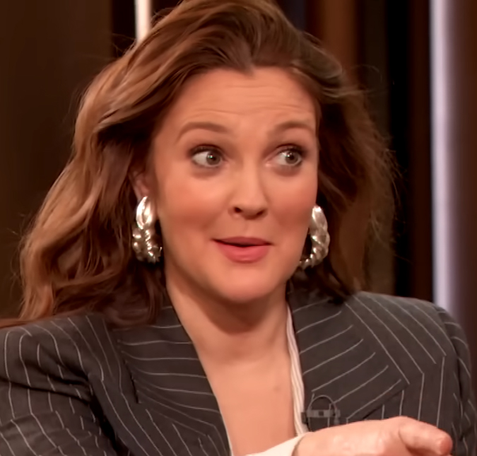 Drew Barrymore se assusta com <i>stalker</i> e deixa palco às pressas durante evento