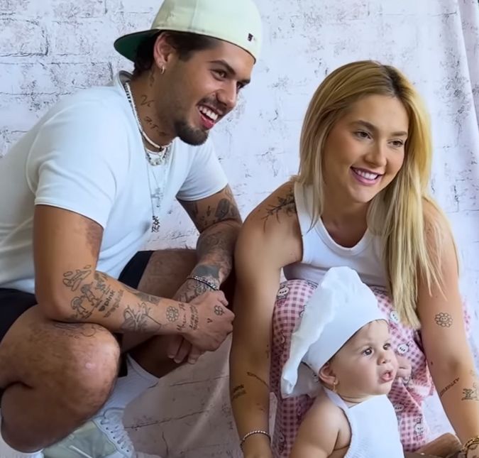 Zé Felipe e Virginia Fonseca comemoram dez meses de Maria Flor com lindo ensaio fotográfico O casal postou uma sequência de fotos da herdeira com roupinha de chef