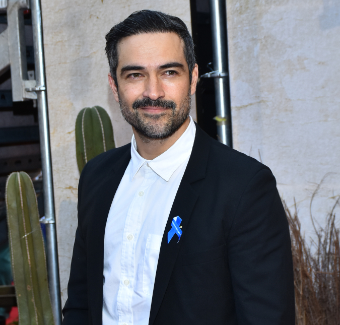 Com a turnê de <I>Rebelde</i> chegando, Alfonso Herrera deseja boa sorte para ex-colegas de banda