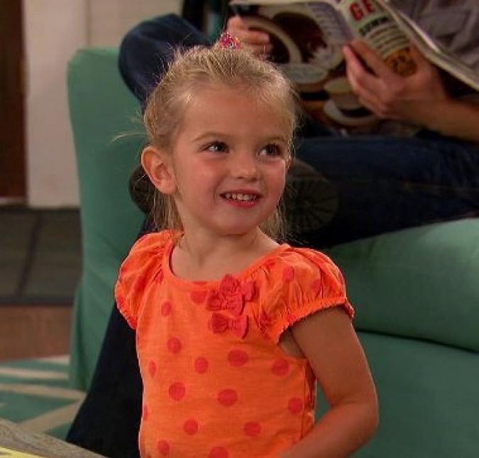 Atriz de Boa Sorte, Charlie! posa no primeiro dia de aula do ensino médio; veja como ela está hoje em dia! Mia Talerico interpretou a pequena Charlie aos 11 meses de vida