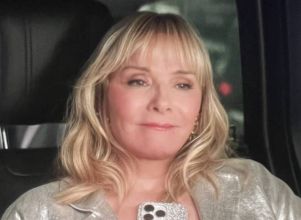 Kim Cattrall leva internautas à loucura ao fazer participação especial em <I>And Just Like That</i>