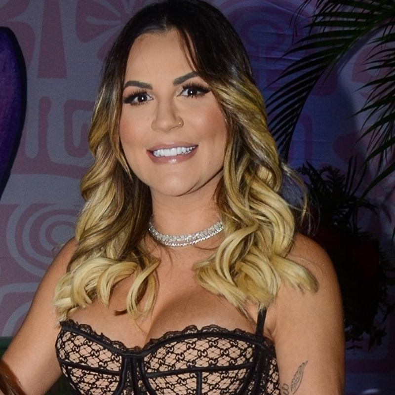 Deolane Bezerra instala 48 câmeras em casa e revela motivo: <I>- Para ver o povo falando mal de mim</I>