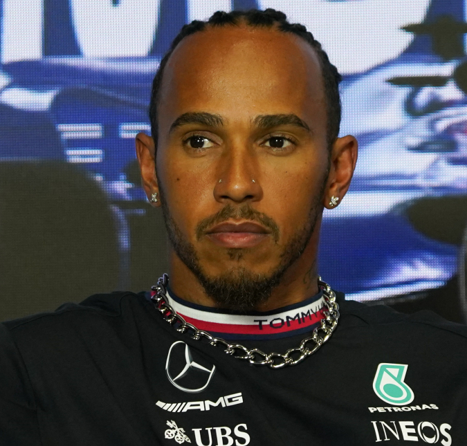Lewis Hamilton se torna um dos pilotos mais bem pagos da <i>Fórmula 1</i>; confira o valor de seu salário