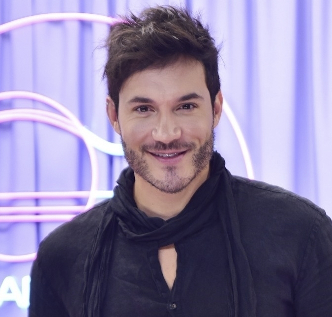 Eliezer revela quanto pagou por cirurgia de redução de mama: <i>- Em torno de 100 mil reais</i>