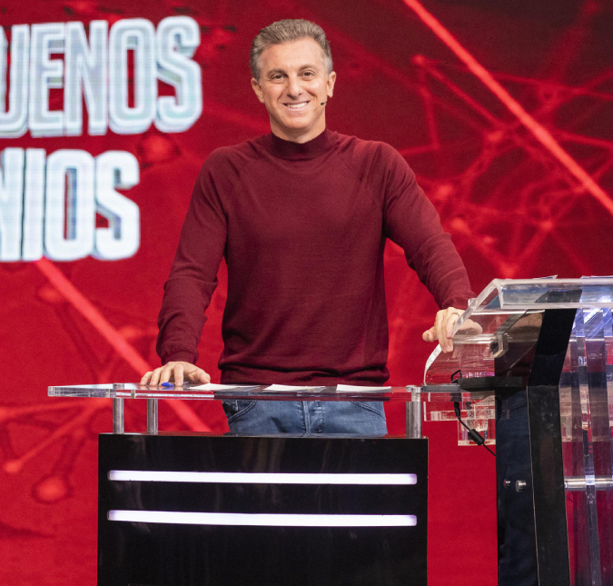 Luciano Huck recebe homenagem da família durante aniversário, veja!