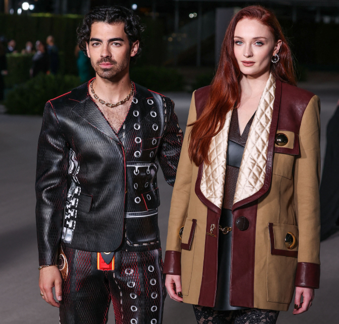 Em meio a rumores de divórcio, jornal relembra vontade de Sophie Turner em voltar a morar na Inglaterra
