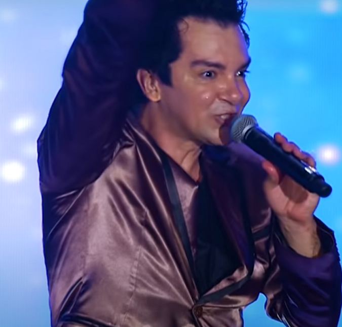 Regis Danese tem alta adiada após passar <i>muito</i> mal durante madrugada