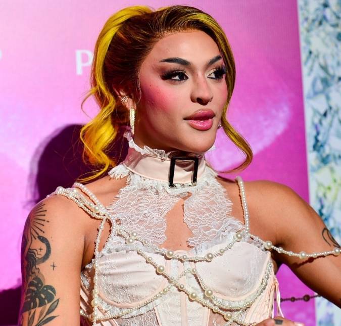 Pabllo Vittar revela expectativas para se apresentar no <I>The Town: Deixando os preparativos em segredo para tudo ser mágico</i>