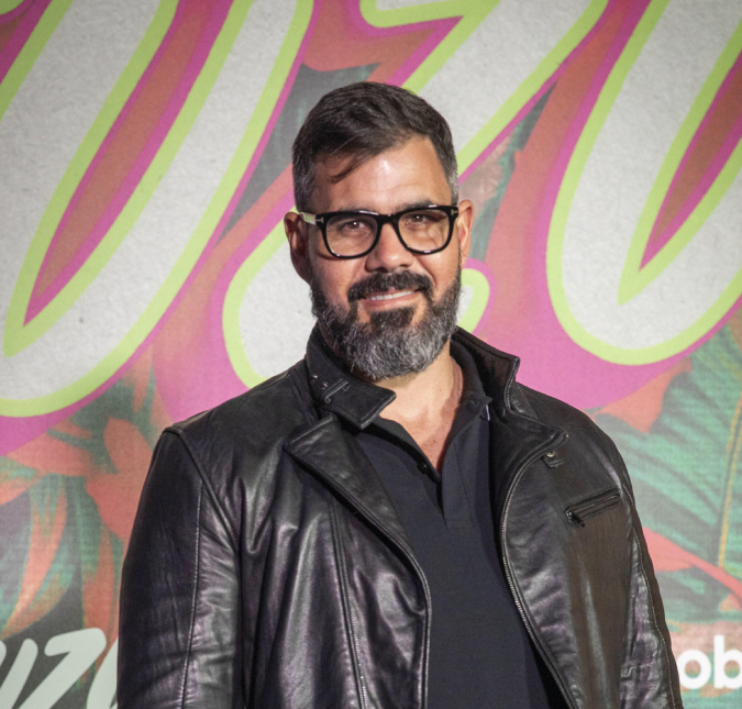 Juliano Cazarré fala do sexto filho: <I>- Teve um pouco de apreensão</I>
