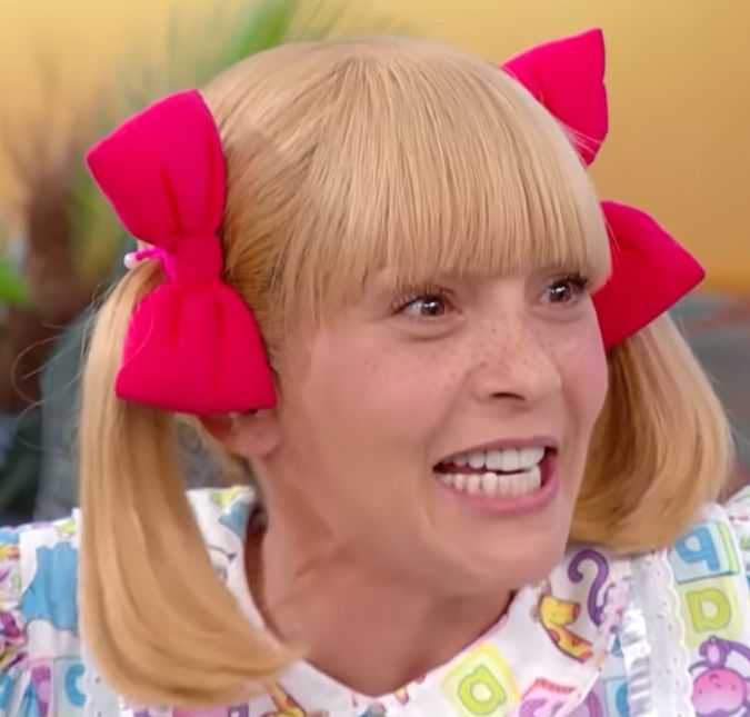 Marlei Cevada exibe hematoma na testa após receber alta e fala sobre internação: - Foi uma pausa necessária A humorista explicou o que motivou o seu desmaio no banheiro de casa