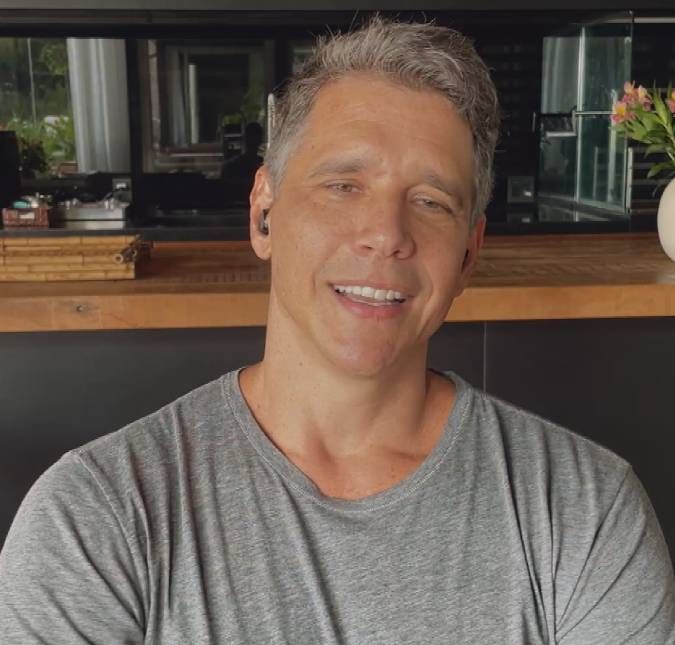 Marcio Garcia celebra 23 anos ao lado de esposa e relembra como se conheceram O apresentador contou ter conhecido Andréa Santa Rosa em Angra dos Reis