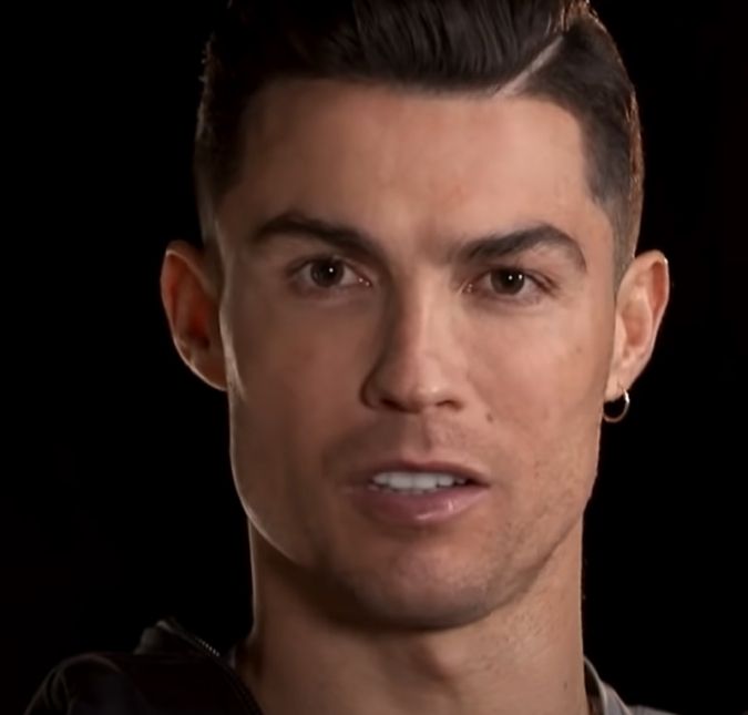 Em 2022, o caso de Cristiano Ronaldo foi arquivado. O craque foi acusado de estupro e tudo teria acontecido em 12 de junho de 2009, no hotel Palms, em Las Vegas. De acordo com a revista alemã Der Spiegel, Cristiano teria pedido para que a jovem fizesse sexo oral com ele, e, após receber um não como resposta, ele teria a levado para um quarto e a estuprado. Em 2022, o caso de Cristiano Ronaldo foi arquivado. O craque foi acusado de estupro e tudo teria acontecido em 12 de junho de 2009, no hotel Palms, em Las Vegas. De acordo com a revista alemã Der Spiegel, Cristiano teria pedido para que a jovem fizesse sexo oral com ele, e, após receber um não como resposta, ele teria a levado para um quarto e a estuprado.