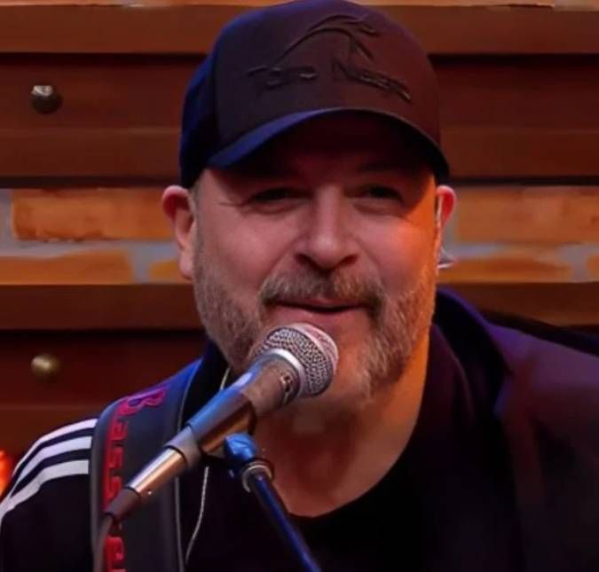 Filha de Mingau celebra recuperação do pai após acidente: Milagre diário O baixista está internado desde o dia 3 de setembro