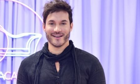 Eliezer mostra antes e depois do corpo: <I>Invejosos dirão que foi lipoaspiração. E foi mesmo!</i>