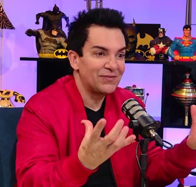 Após 19 dias internado, Regis Danese recebe alta hospitalar: - Peço que continuem orando, até minha total recuperação O cantor também anunciou o lançamento de uma nova música