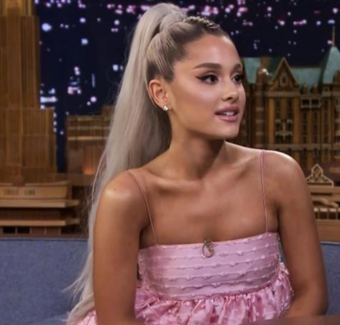 Ariana Grande e Dalton Gomez entram com pedido oficial de divórcio, diz <I>site</I>