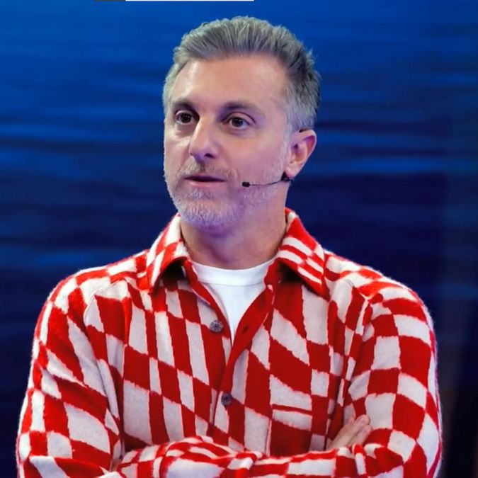 Você compraria? Luciano Huck usa camisa de 23 mil reais durante programa; saiba mais!
