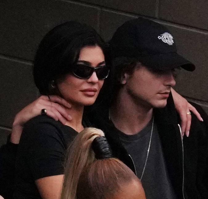 Kylie Jenner é vista sem anel que, segundo fãs, era de compromisso com Timothée Chalamet