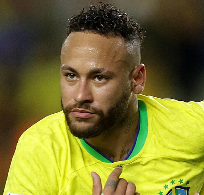 Em meio a polêmica de nova traição, Neymar Jr. debocha de rumores envolvendo sua casa na Arábia Saudita: <I>Chateado</i>