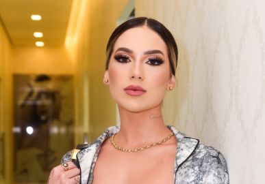 Mãe de Virginia Fonseca diz ser demissexual e influenciadora reage: - <i>Ai, pronto</i>