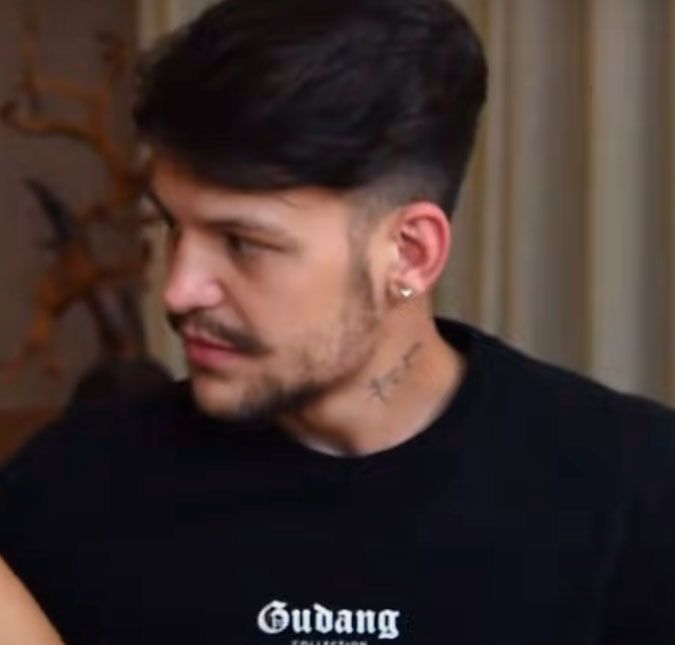 Saulo Poncio é diagnosticado com embolia após ser internado com fortes dores no tórax O influencer se encontra na UTI