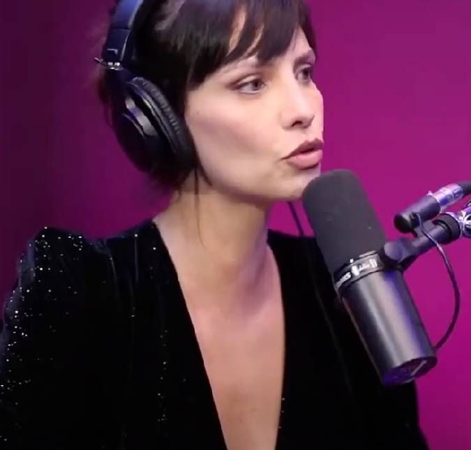 A atriz participou do podcast Papagaio Falante e declarou que o relacionamento foi um pouco inconsequente