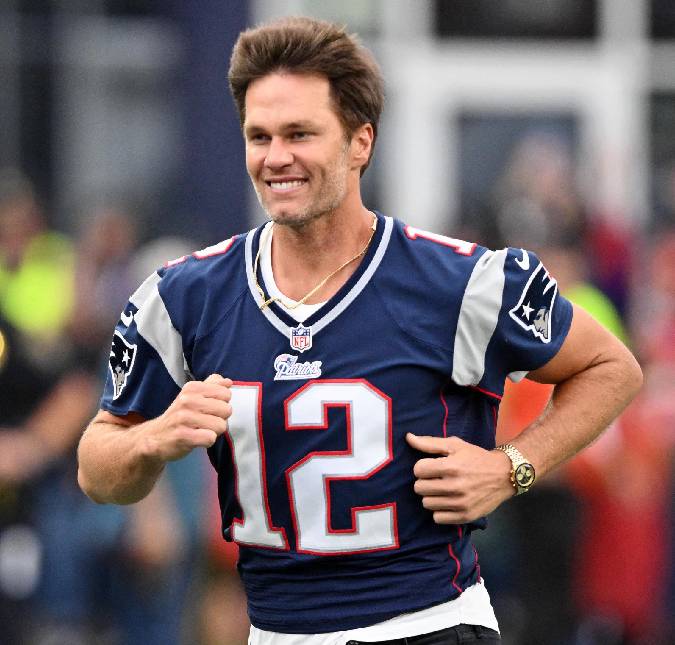 Camisa de Tom Brady pode ser vendida por mais de 12 milhões de reais