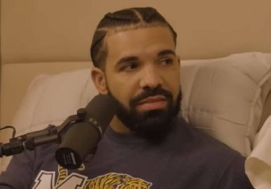Drake faz aposta milionária no Super Bowl e cita Taylor Swift: <i>Eu não posso apostar contra as swifties</i>