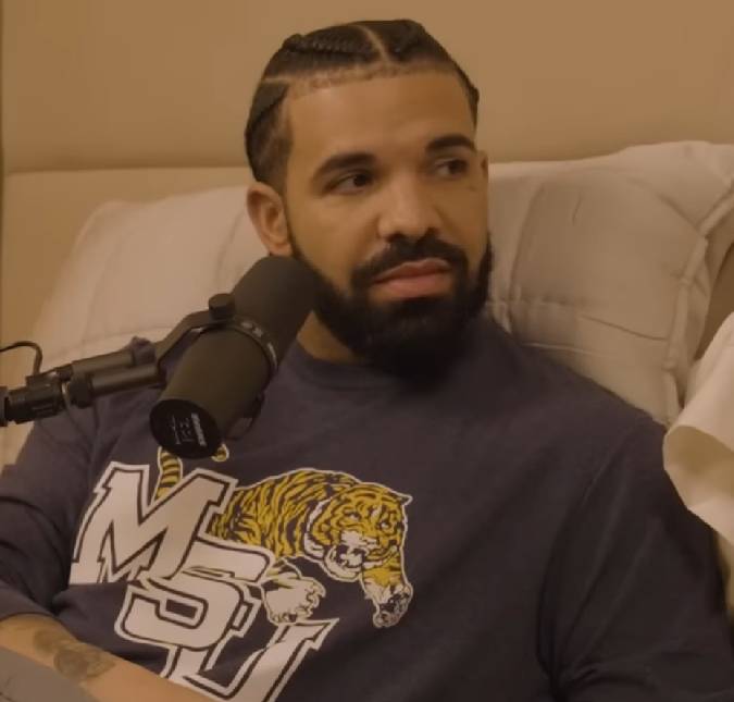 Drake faz aposta milionária no Super Bowl e cita Taylor Swift: <i>Eu não posso apostar contra as swifties</i>