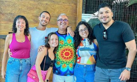 Em viagens, no circo, na praia... Veja os melhores momentos de Larissa Manoela com os pais de André Luiz Frambach