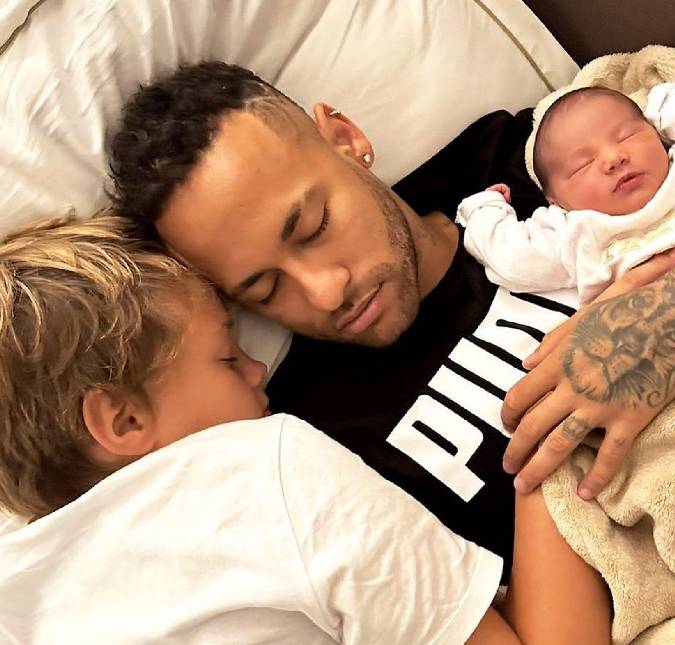 Fofo! Neymar Jr. posta foto com filhos e comenta sobre corte de cabelo em homenagem à Mavie
