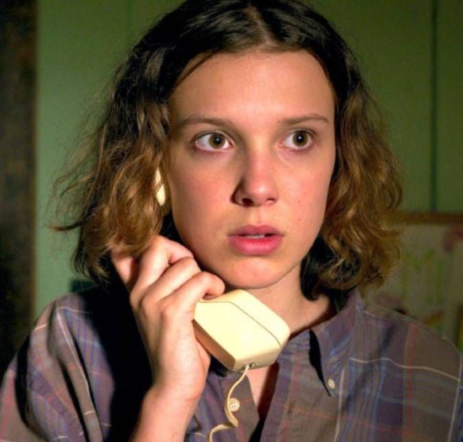 Millie Bobby Brown diz estar pronta para dar obrigada e adeus para Stranger Things A atriz falou sobre o sentimento de estar lançando a última temporada da série