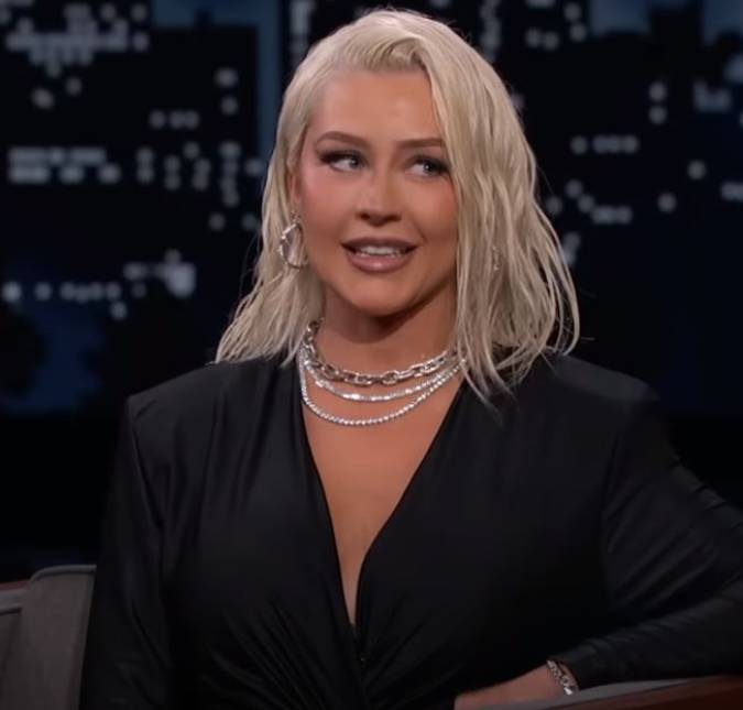 Eita! Christina Aguilera revela a Jimmy Kimmel que não gostaria de estar no livro de Britney Spears: <i>- Prefiro que seja você do que eu </i>