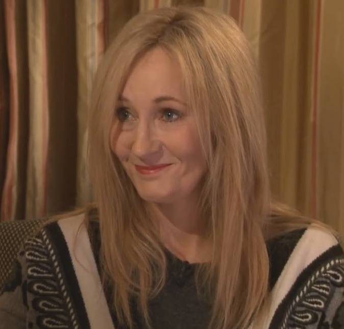 J.K. Rowling revela que cumpriria pena de dois anos de cadeia por falas transfóbicas