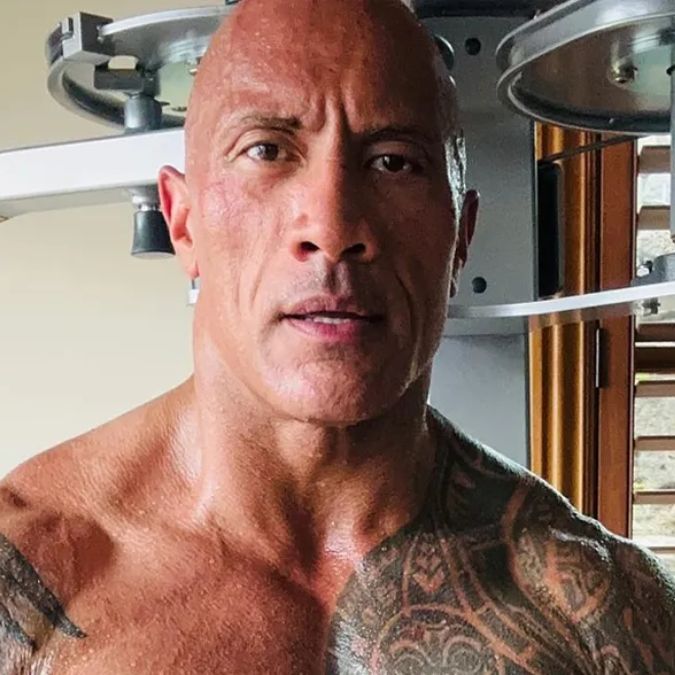 Dwayne Johnson solicita mudança em tom de pele de sua estátua no museu de cera em Paris; saiba mais