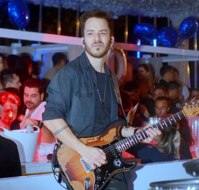 Vem aí! Junior Lima anuncia primeiro álbum solo: O momento pelo qual eu e vocês estávamos esperando, chegou O cantor enviou o recado em um e mail exclusivo em que os fãs se inscreveram