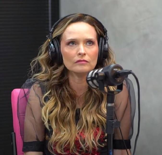 Fernanda Rodrigues relembra a sensação de ter assistido à traição de André Marques: Fiquei mal um tempo A atriz e o apresentador namoraram em 1995, enquanto gravavam Malhação