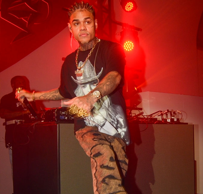 MC Cabelinho estaria vivendo <i>affair</i> com ex-participante de <i>reality show</i>, diz <i>site</i>
